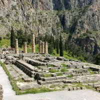 Scorci del santuario di Apollo a Delfi